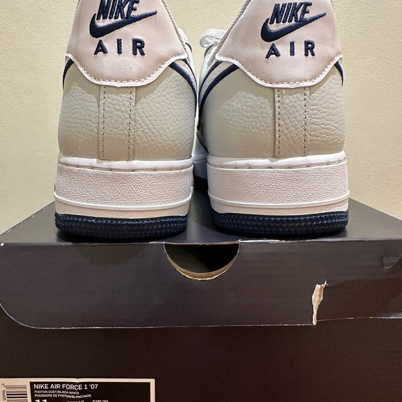 NIB Men Nike Air Force 1 '07 Shoes "Photon Dust" Black White FJ4211-002 - Picture 8 of 8
